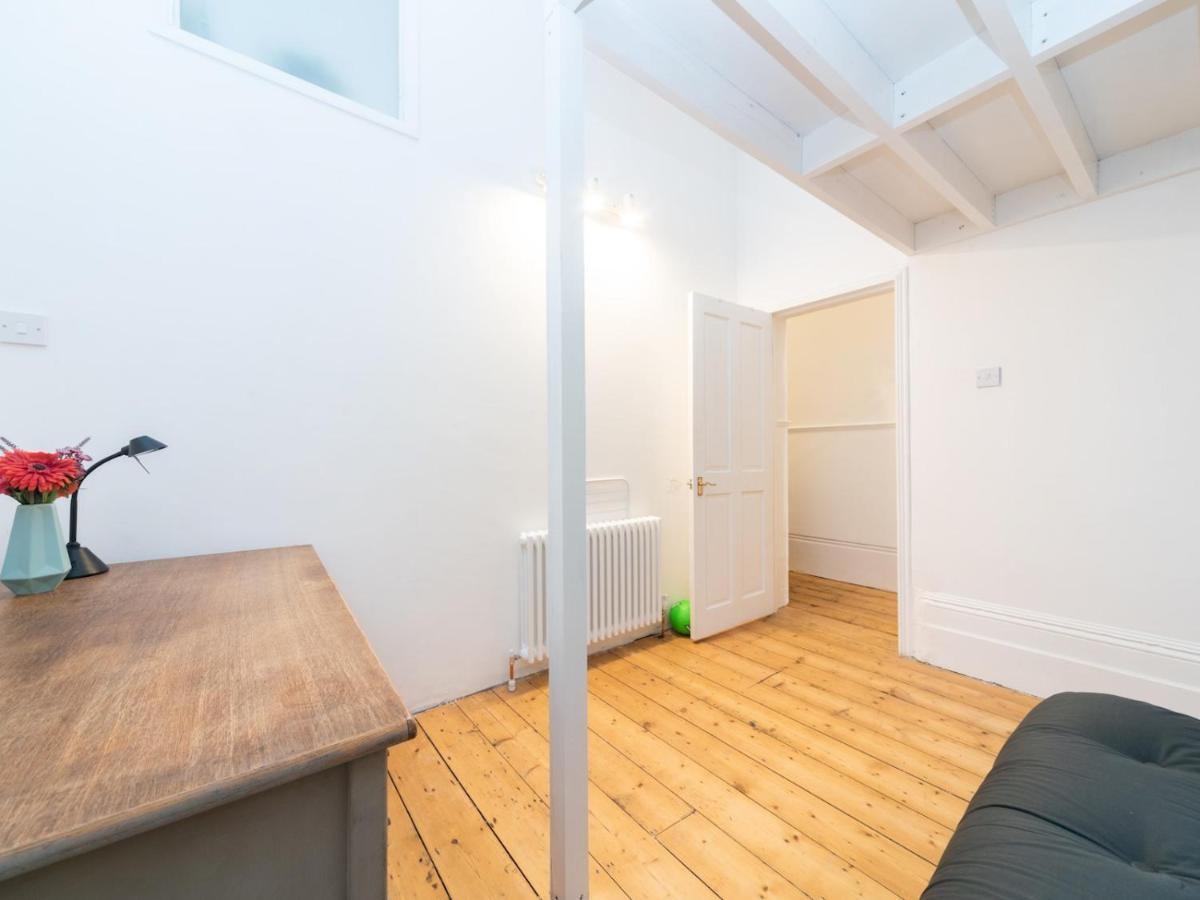 Pass The Keys Rustic And Quirky Flat In Charming Charlton Village Λονδίνο Εξωτερικό φωτογραφία